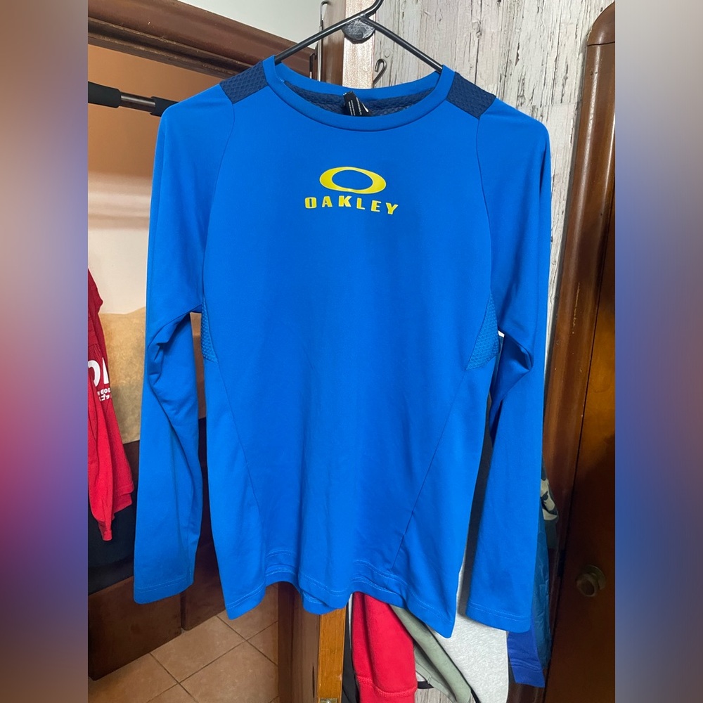 Oakley Long Sleeve T-Shirt